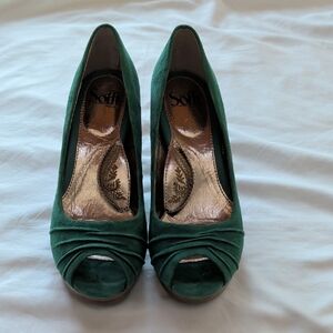 Sofft Green Suede Peep-Toe Heels
